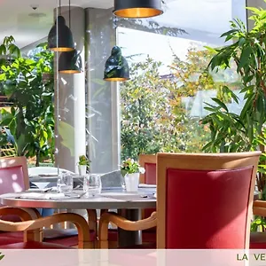 Dependence Del Parco Hotel